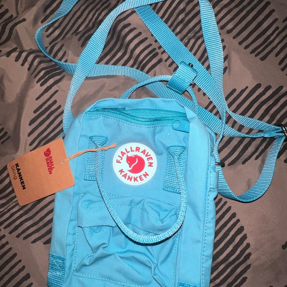 Fjallraven Kånken Sling Bag in Deep Turquoise NWT - Picture 1 of 2